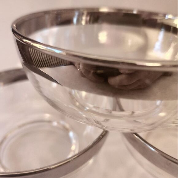 Vintage Pristine 1960s Dorothy Thorpe Set of 3 Small Glass Bowls w/Silver Band - Picture 2 of 8